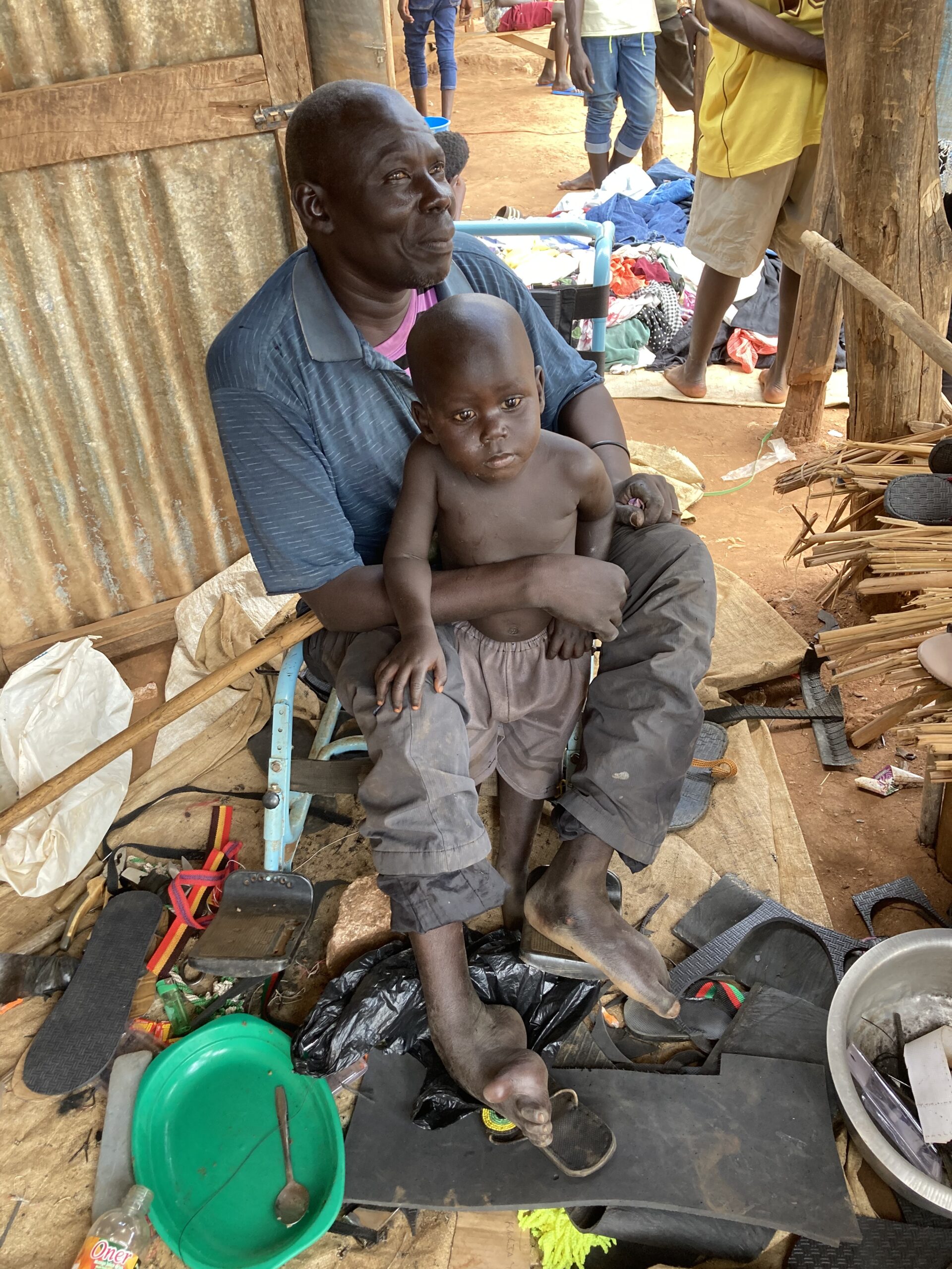 UGANDA Palorynia Padre disabile